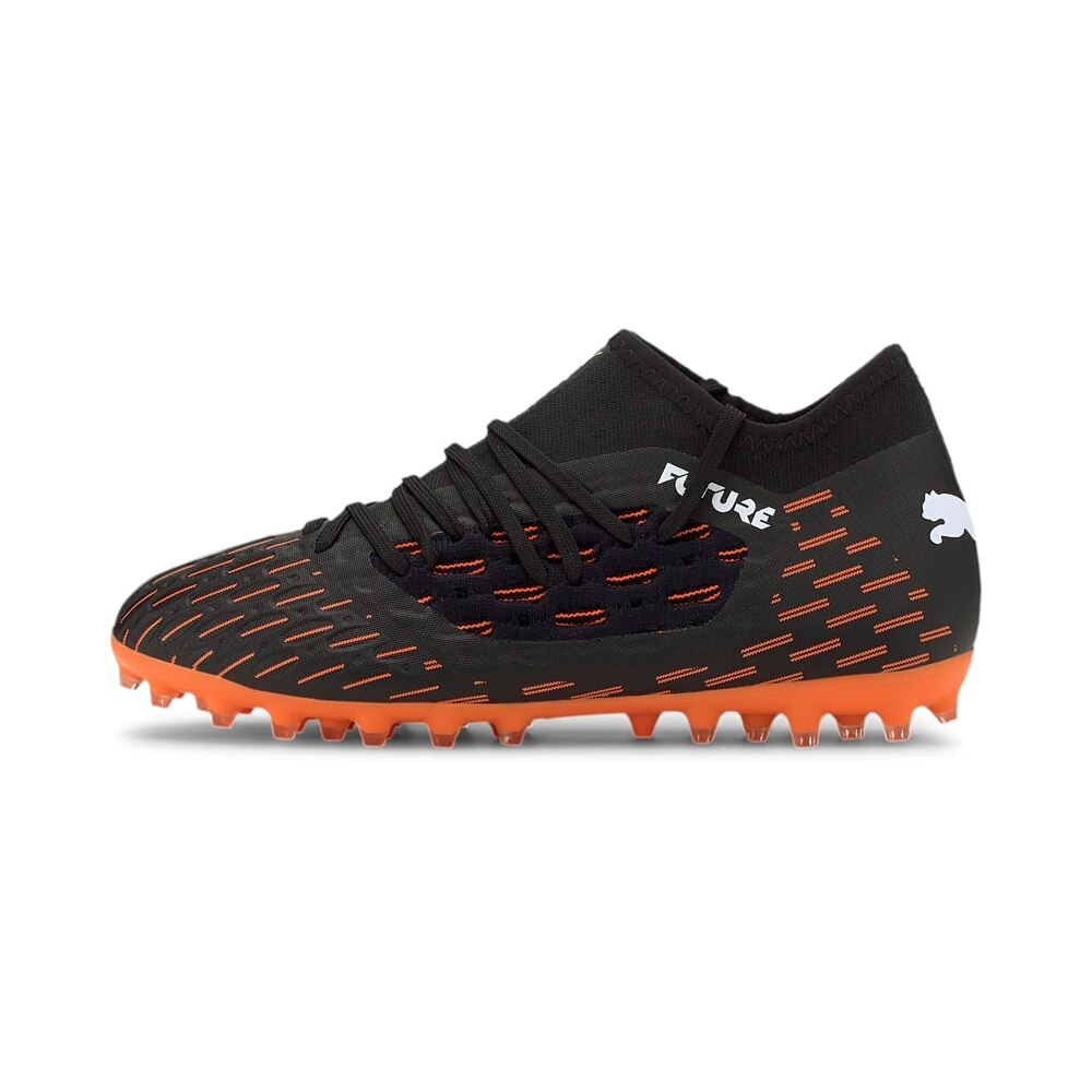 Puma FUTURE 6.3 NETFIT MG Fotballsko Barn Chasing Adrenaline Pack