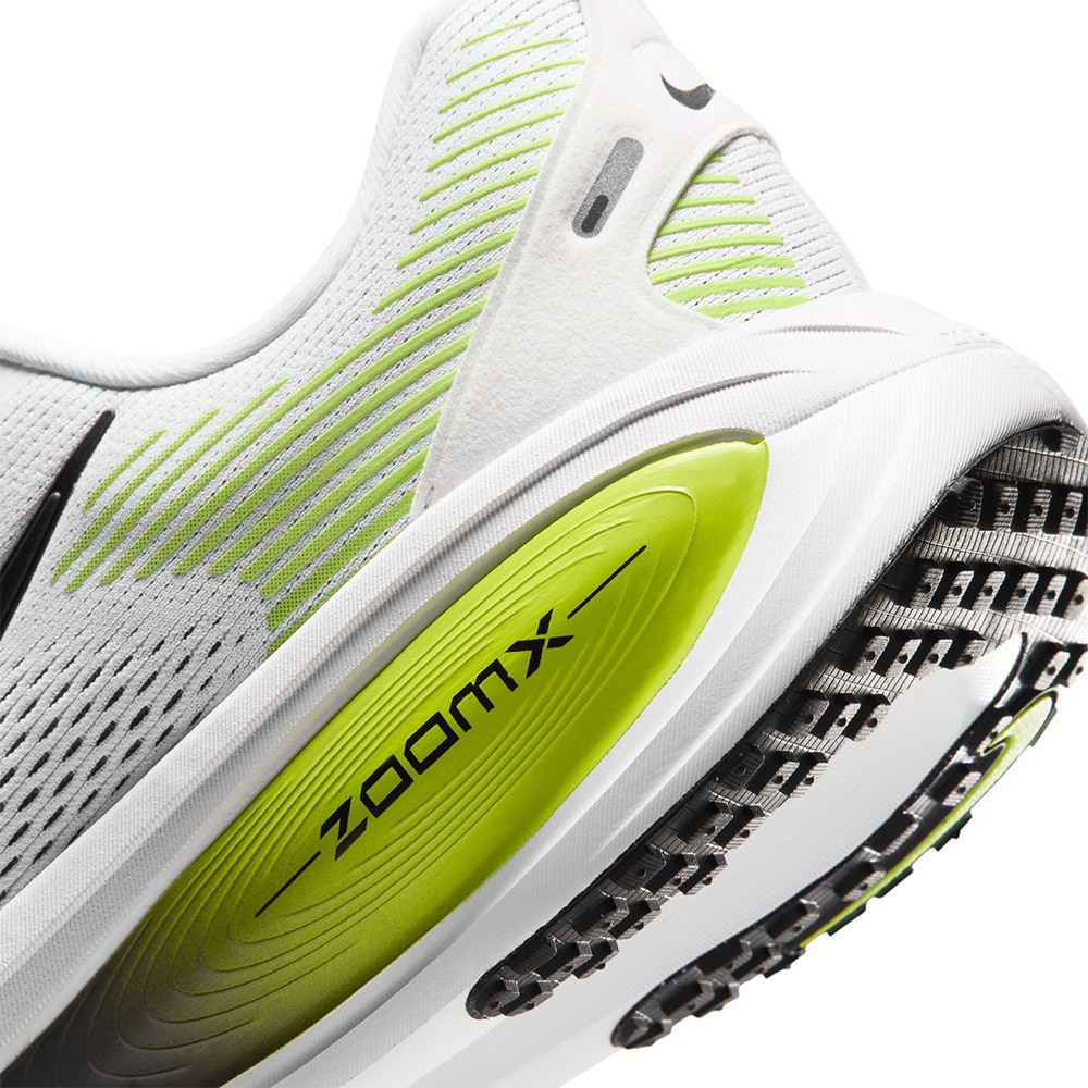 Nike VOMERO 18