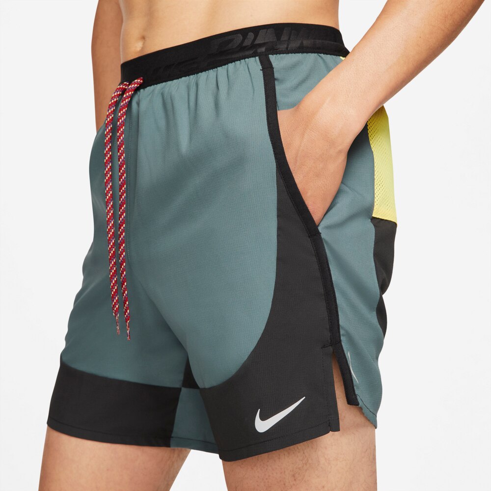 nike flex stride 7