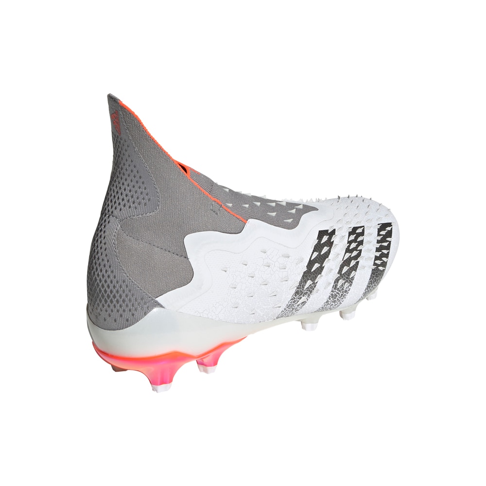 Adidas Predator Freak + AG Fotballsko Whitespark Pack