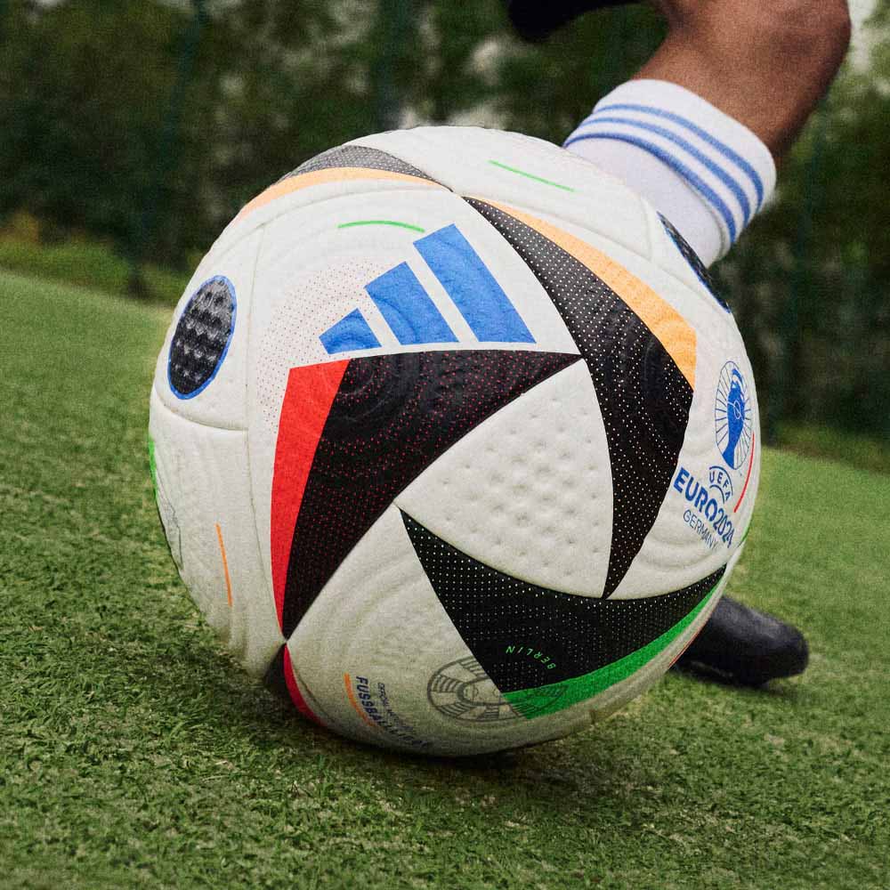 Adidas FUSSBALLLIEBE Pro Offisiell Matchball EM 2024 Fotball