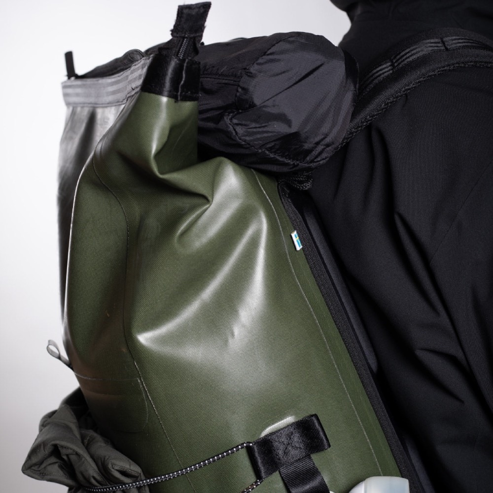 IAMRUNBOX Recycled Pannier Rolltop Sekk Sort